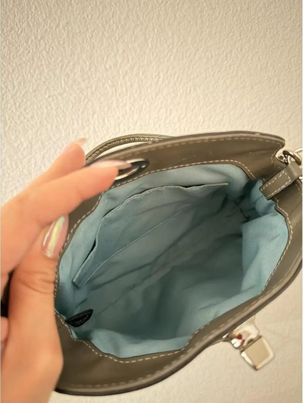 Vintage Gray Patent Leather Turnlock Wristlet